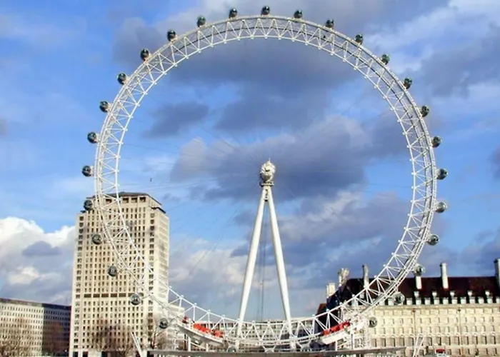 Trendy 2 Bedroom Apartment In Vibrant Shoreditch, Central London Zone 1 Free Wifi - Sleeps 4+2