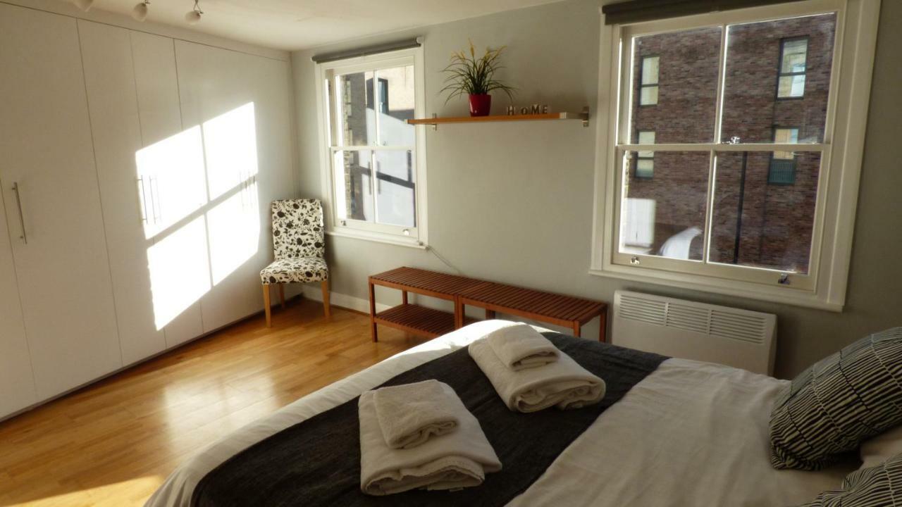 Trendy 2 Bedroom In Vibrant Shoreditch, Zone 1 Free Wifi - Sleeps 4+2 * Londra